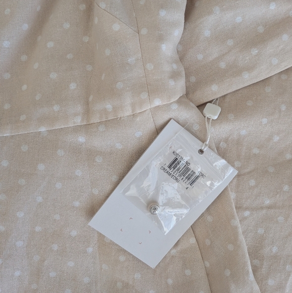 NWT Gal Meets Glam Colleen Dress Off Shoulder Polka Dot Cream Tan Ecru 4 - Picture 6 of 6